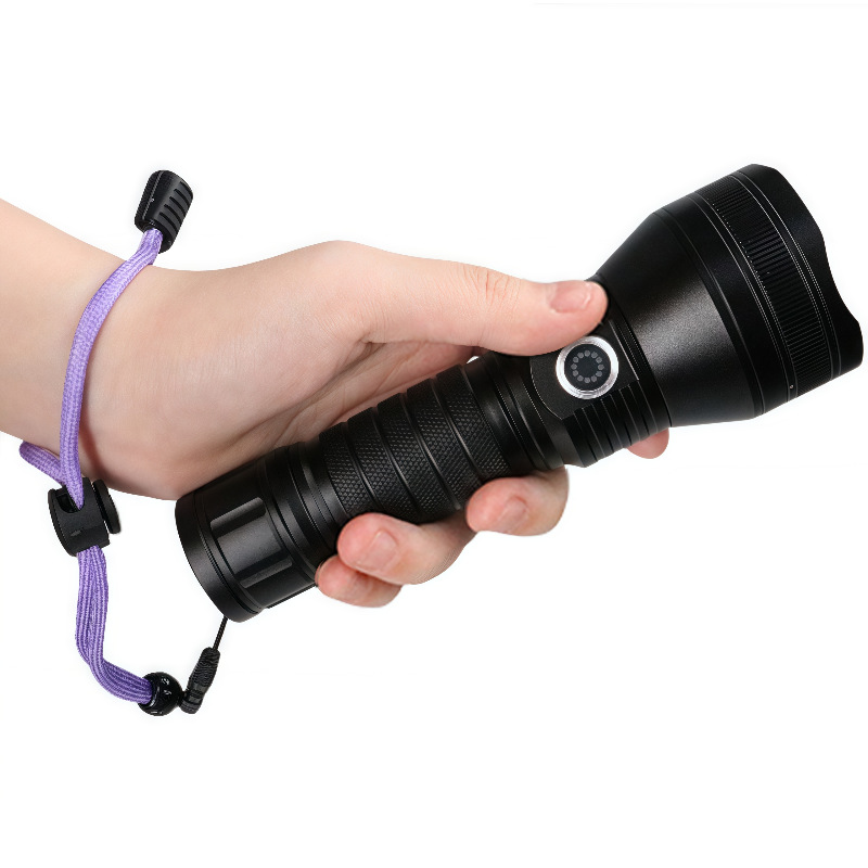 Lampe torche UV TOPCOM 51 LED  - Amber Musk Oil avis et prix